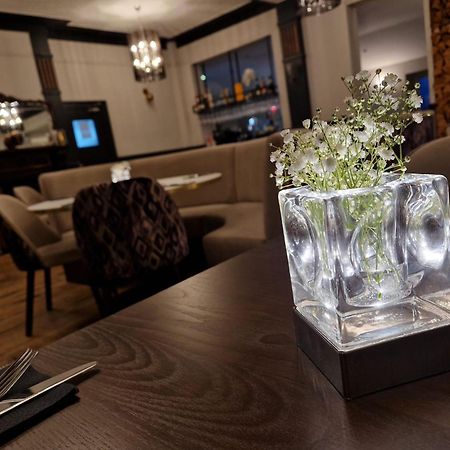 The Lilly Restaurant With Rooms Llandudno Esterno foto