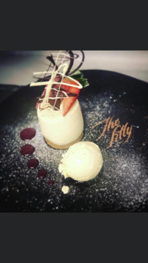 The Lilly Restaurant With Rooms Llandudno Esterno foto