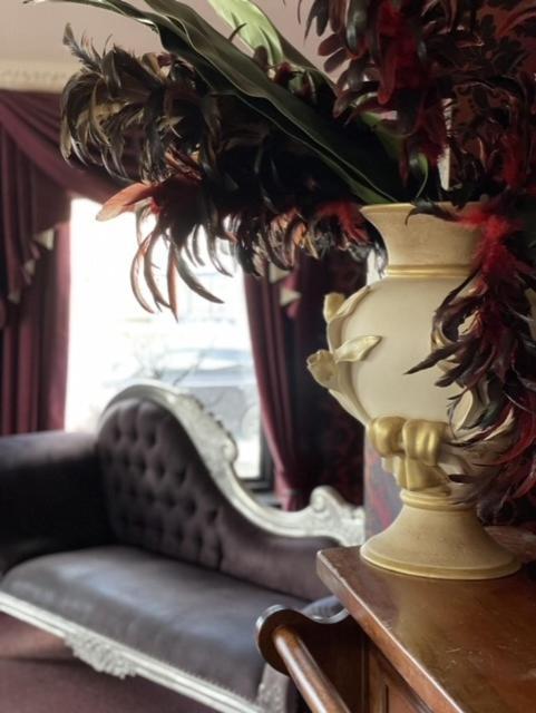 The Lilly Restaurant With Rooms Llandudno Esterno foto