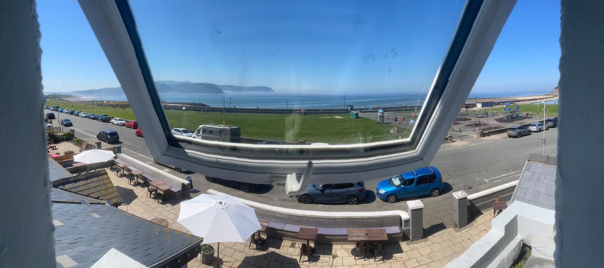 The Lilly Restaurant With Rooms Llandudno Esterno foto