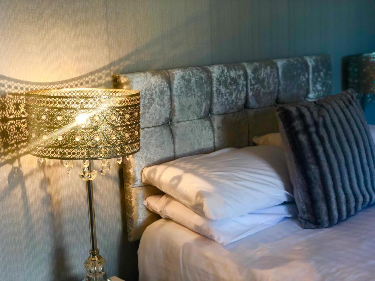 The Lilly Restaurant With Rooms Llandudno Esterno foto